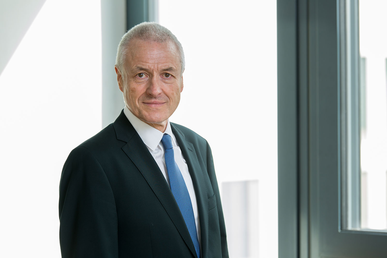 Dr. Gerd Slotta